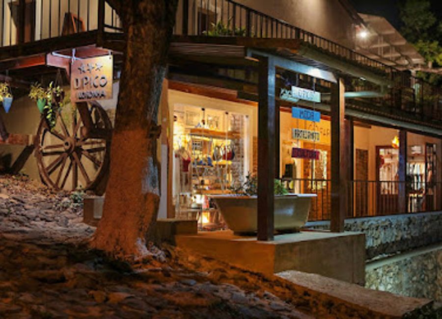 Discover Santacosta - Noronha, your go-to clothing store for stylish beachwear and island fashion in the stunning Fernando de Noronha.