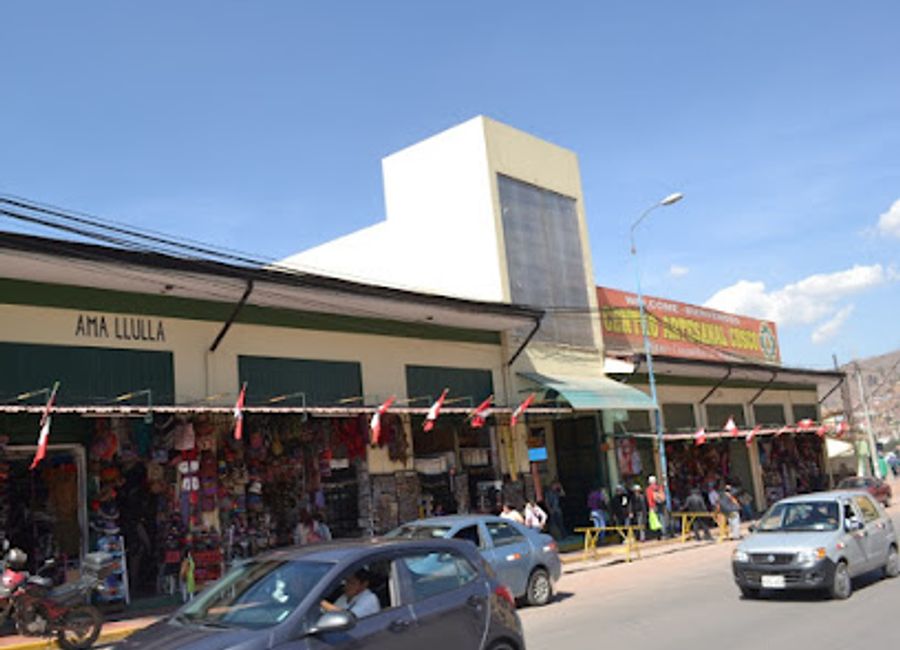 Explore the Handicraft Center Cusco, where Peruvian artistry comes alive with unique handmade treasures and cultural richness.