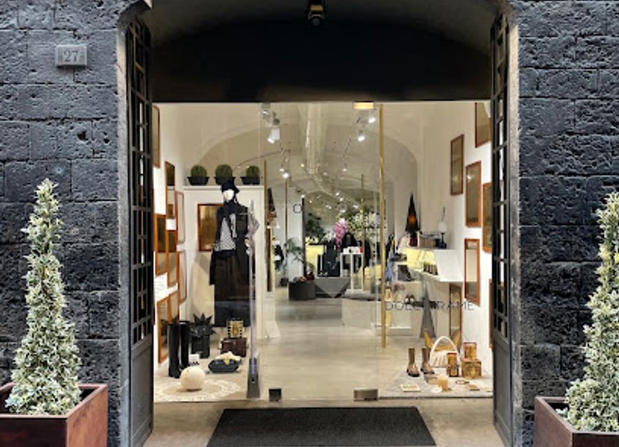 Discover the sweet delights of Dolci Trame in Siena—artisan chocolates, pastries, and a taste of local tradition await you.