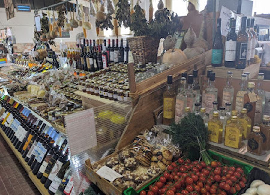 Explore the Mercado Municipal de Aljezur: A vibrant market filled with fresh produce, local delicacies, and authentic Portuguese culture in the heart of Aljezur.