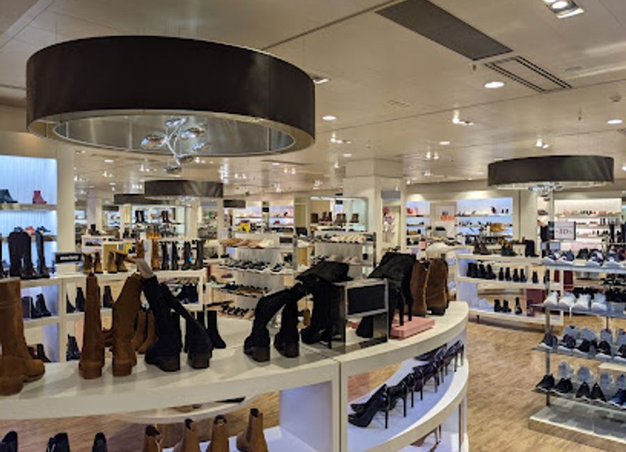 Explore the ultimate shopping experience at El Corte Inglés, Tarragona's premier destination for fashion, electronics, and local culture.